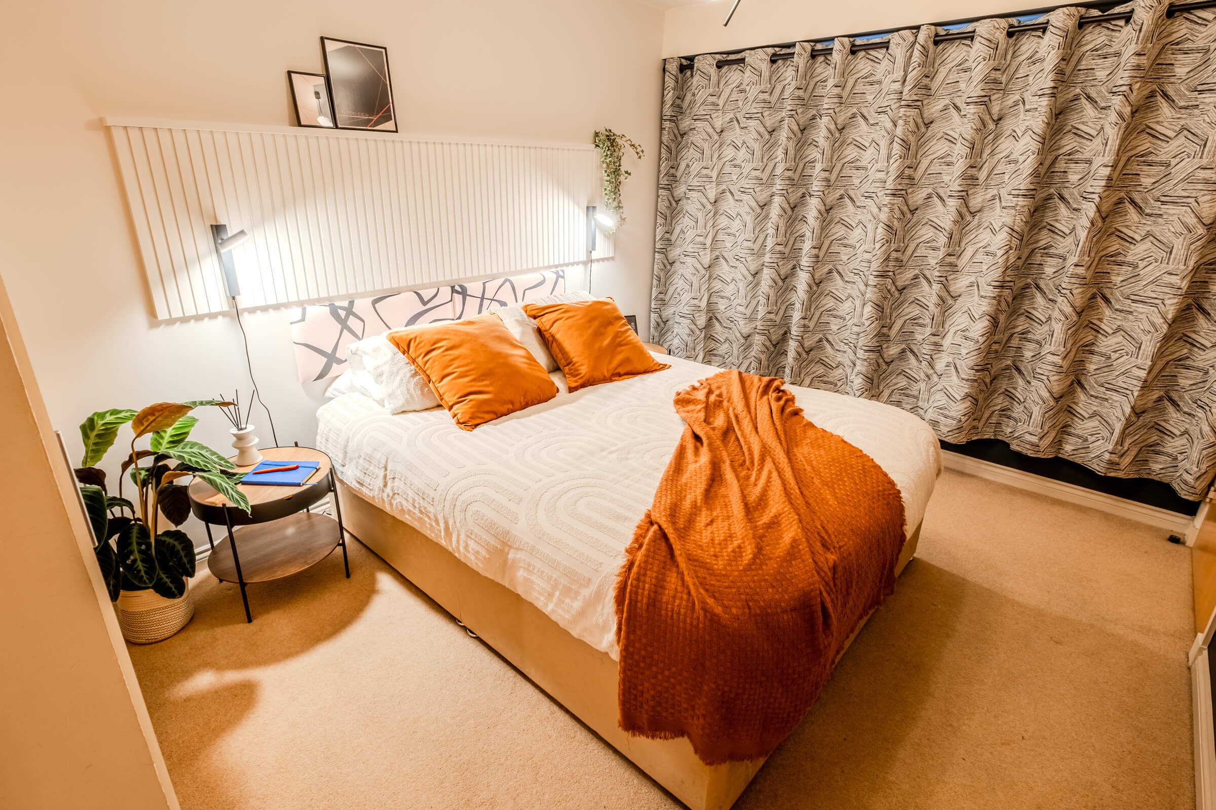 Stylish 2 bedroom Aberdeen apartment master bedroom king size bed