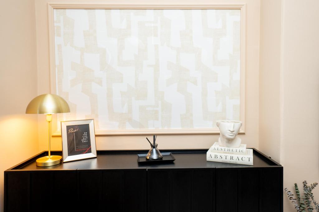 Stylish 3 bedroom house in Aberdeen interior design lounge feature