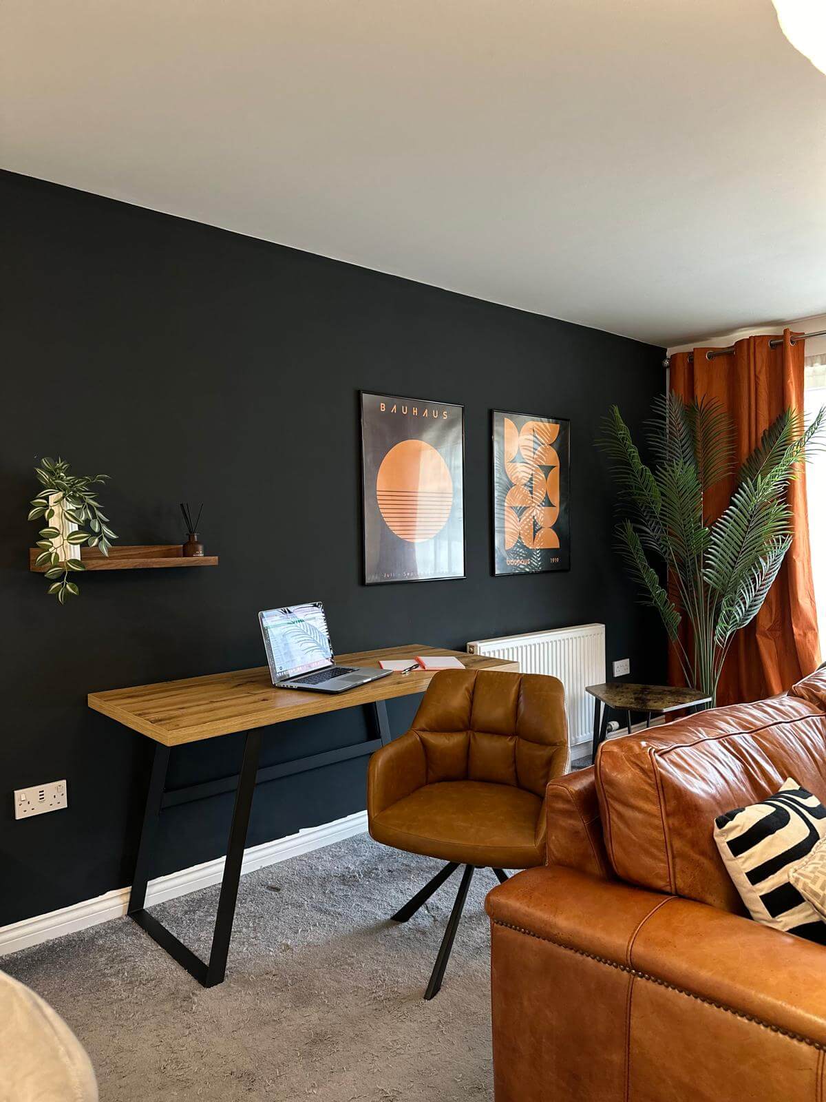 Stylish 2 bedroom apartment in Aberdeen open plan lounge with workspace desk